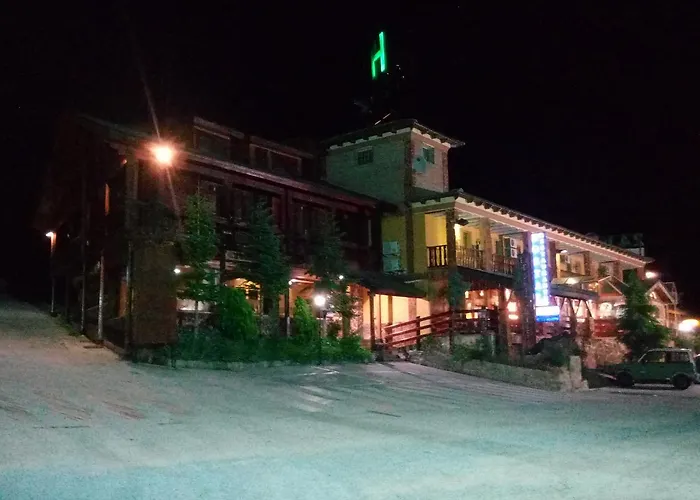 Hotel cerca del colegio: Hostal Sierra De Baza